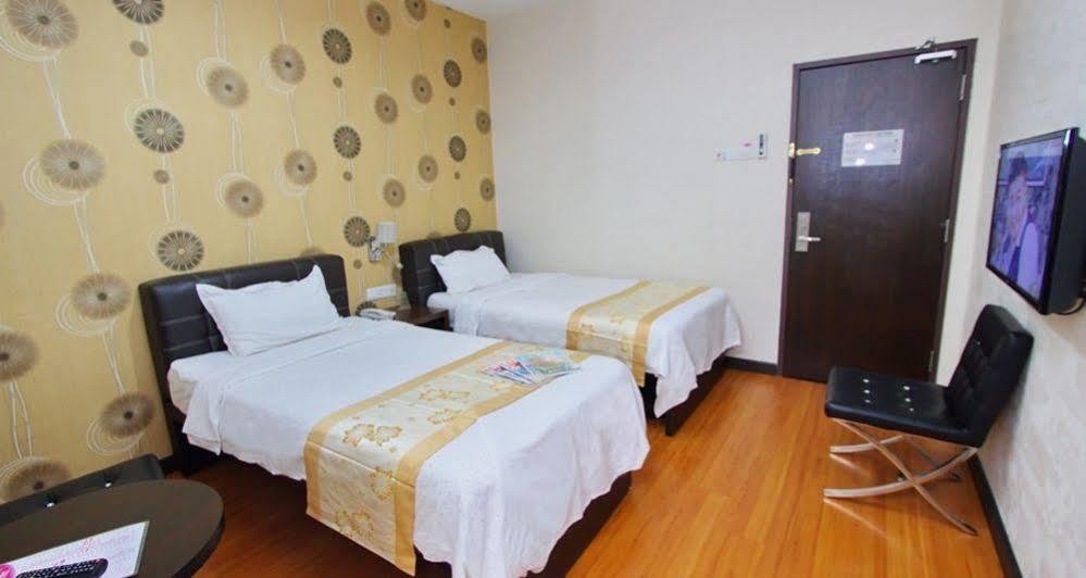 Hotel Tebrau CT Johor Bahru Bagian luar foto
