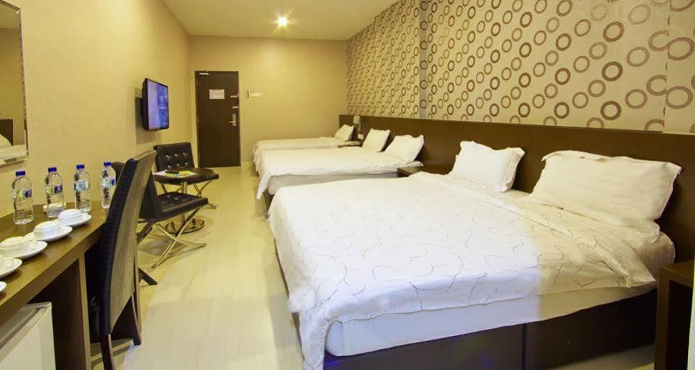 Hotel Tebrau CT Johor Bahru Bagian luar foto